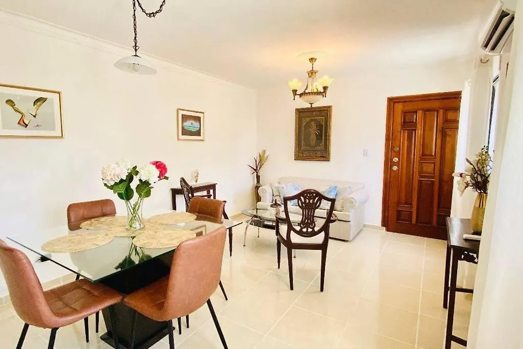 Apartmento En Los Restauradores 산토도밍고 0*,